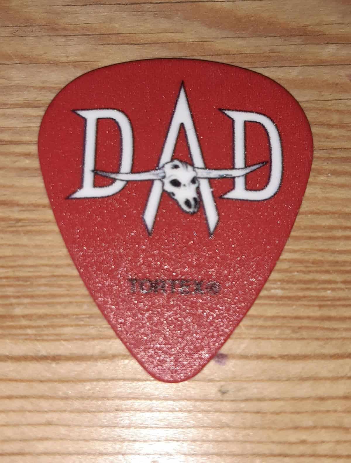 RED PLECTRUM, FRONT