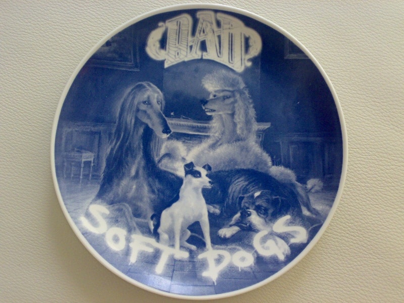 SOFT DOGS PLATE, FRONT